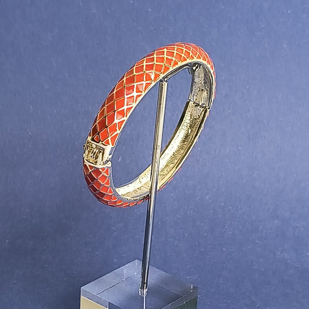 Snakeskin Scale Pattern Two Tone Enamel Hinged Bangle Oval Bracelet Statement